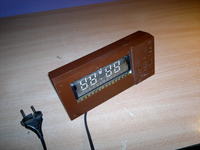 Stary rosyjski zegaro-budzik z wyświetlaczem alfanumerycznym - naprawa