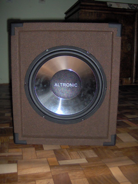 Moja pierwsza konstrukcja... Subwoofer 30cm...