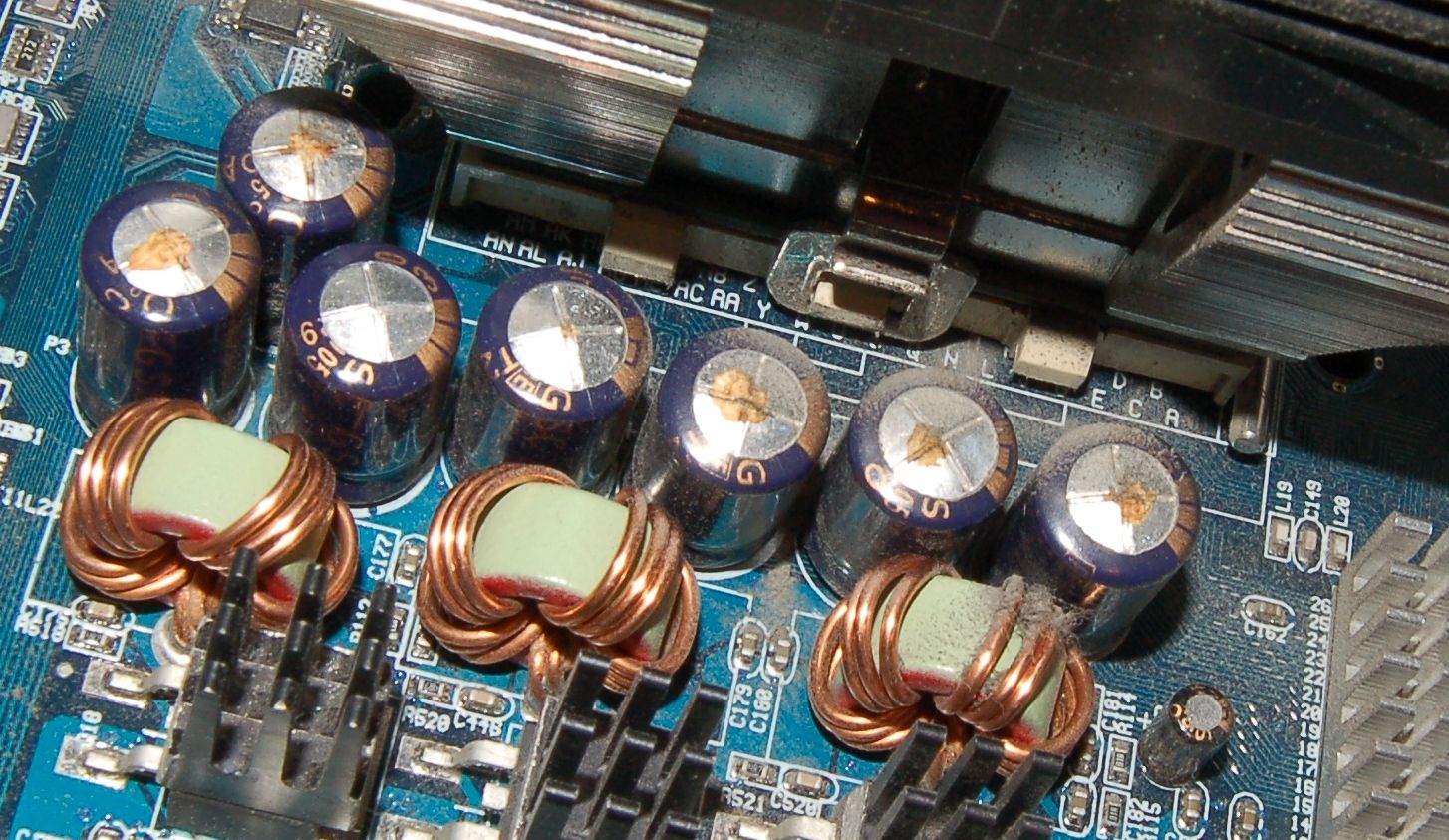 HPC-420-302-DF - Skaczące napięcie 5V, wybrzuszone kondensatory na płycie?