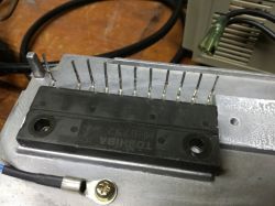 Altivar ATV18U29M2 - jedno z napięć wyjściowych ma niższą wartość