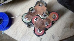 Powerbank własnej konstrukcji z miejscem na kable