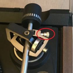Gramofon DUAL - Szukam wymiarów śruby radełkowanej Gramofon DUAL - Szukam wymiarów śruby radełkowanej