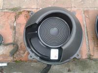 Jak podłączyć głośniki Bose z wbudowanym wzmacniaczem do radia samochodowego