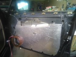 Morel Tempo 6 - Brak basu, objętość komory w drzwiach, montaż, Kenwood KDC-BT61U