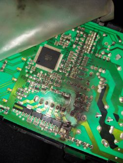 Beko SWRE7512XWW2 - w pralce poszukiwanie datasheet Triak Z0107NN