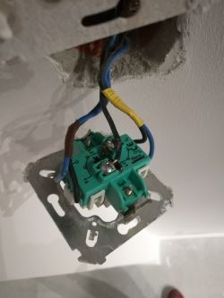 Zastąpienie włącznika schodowego włącznikiem Sonoff Touch Zastąpienie włącznika schodowego włącznikiem Sonoff Touch