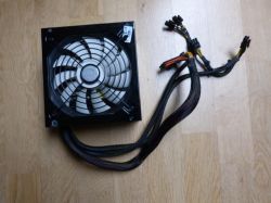 [Sprzedam] Zasilacz Tacens Radix III Smart 720W, brak 1 kabla MOLEX