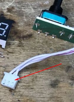 Wnętrze płyty indukcyjnej SilverCrest SDI 3500 B3, wykorzystanie części ze środka do DIY