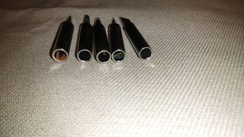 Testuję zestaw lutowniczy - bez miernika i z lutownicą sieciową z regulowaną mocą.