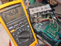 Odczyt wsadu z mikrokontrolera PIC16F684 w baterii Metabo 5,2 Ah/18 V przez programator PIC K150