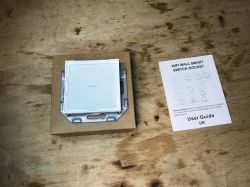 WiFi Wall Switch with UK User Guide Box with WiFi wall switch and user guide