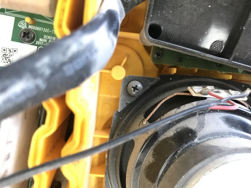 The inner workings and repair of the DeWalt DCR019 radio: a device for which spare parts are availab