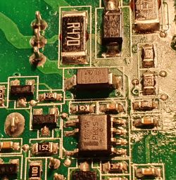 Uszkodzenie ładowarki CTEK MXS 5.0 - nóżka od kondensatora i tranzystor kluczujący