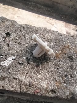 Znaleziska z piwnicy: identyfikacja spinek związanych z motoryzacją, Fiat