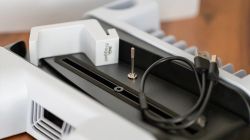 Dokładne wymiary i rodzaj śruby do konsoli PS5 - zdjęcie w załączniku