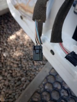 Jaki to rodzaj wtyczki przycisk podnoszenia szyby Renault Megane 3