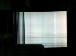 LG 42LM620S (3D) - stukniecie w ekran i w końcu cały zaszedł mgłą