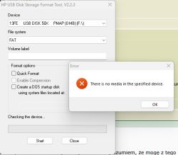 Okno HP USB Disk Storage Format Tool z błędem „There is no media in the specified device.”