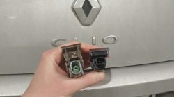 Renault Clio 3 - różne wtyczki do lampki tablicy rejestracyjnej