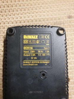 Ładowarka DeWALT DE9116 - Jakie parametry ma dioda?
