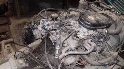 Schemat podłączenia elektryki w Suzuki Samurai 82-83 do modułu zapłonowego