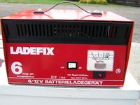 Prostownik LADEFIX 6A - Dlaczego ładuje tylko 0.5A po podłączeniu do uszkodzonego aku?