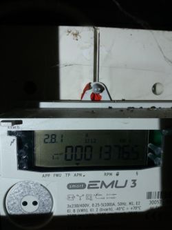PV installation - data from the inverter vs data from the meter