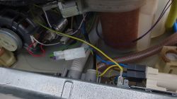 Amica ZIA 428 - Cykanie i brak poboru wody po resecie, kody 1F, H6