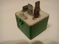 Złączki w gnieździe przekaźnika wentylatora w Peugeot 206, 1.4B, klima, 2001r.