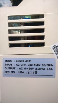 Jak podłączyć falownik LS600-4001 3-fazowy? Problem z puszką silnika.