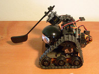 Zdalnie sterowany robot do golfa