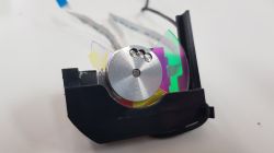 Projektor Acer H6510BD - Element między lampą a obiektywem powodujący hałas i wibracje