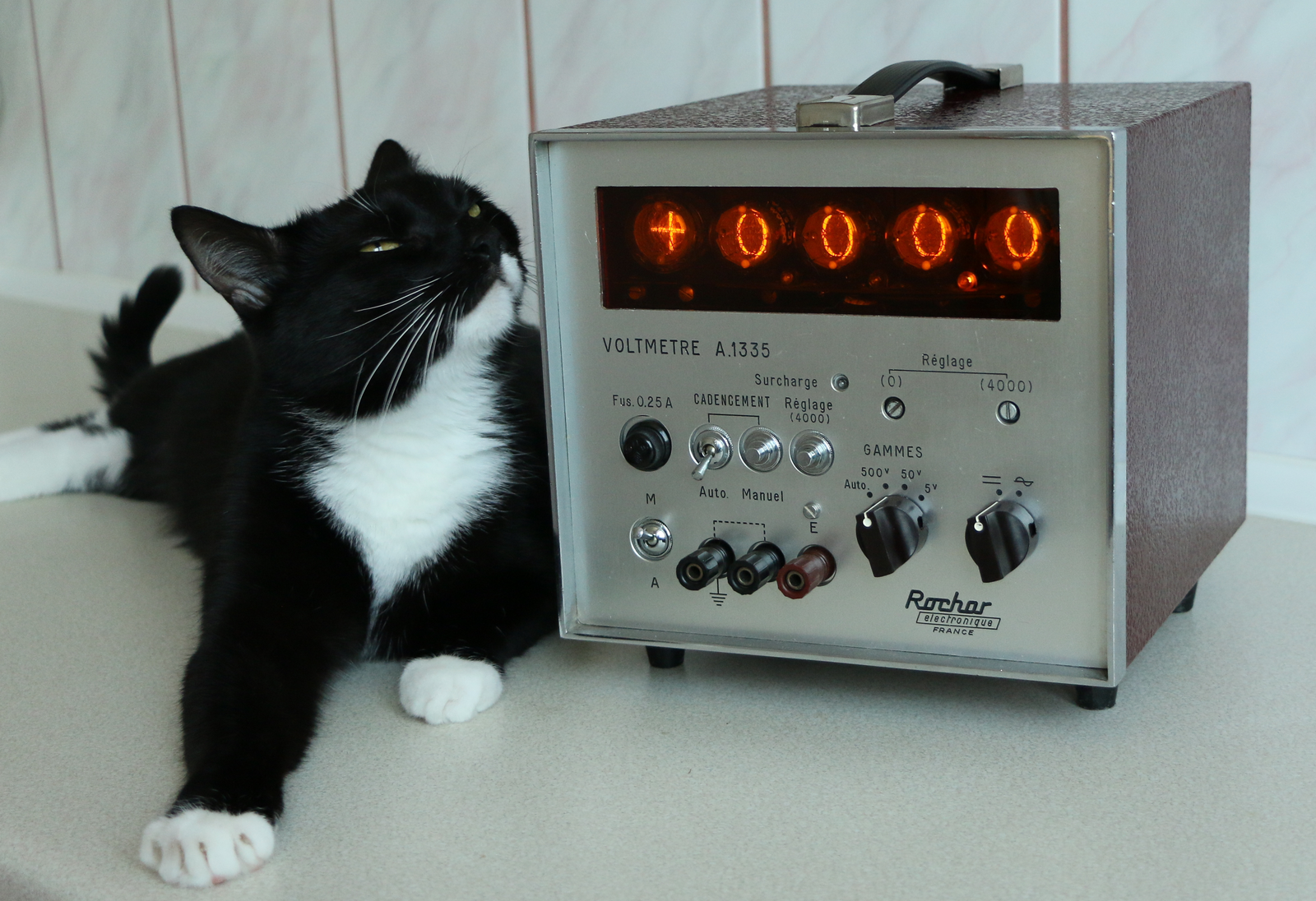 Rochar Renovation of the historic Rochar A.1335 digital voltmeter