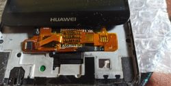 Huawei Mate 10 Lite - ekran przestaje działać po nałożeniu kleju na taśmę