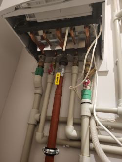 Identifying Correct Valve for Restoring Pressure in Junkers Heating System