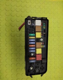 Opel vectra c 1.9 150km polift - Niewłaściwa skrzynka bezpieczników