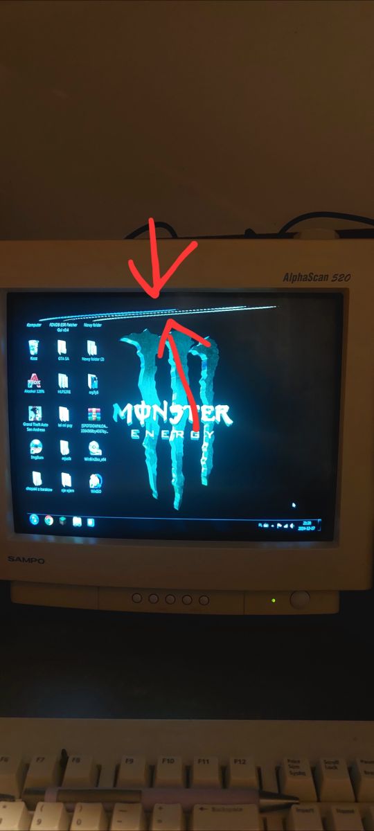 Monitor CRT Highscreen MS 15AS - obraz rozciągnięty i zakrzywiony, jak ...