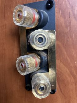 Jak podłączyć kolumny Wharfedale Diamond 9.4 do amplitunera ONKYO TX-SR875?