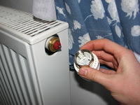 W całym domu nie działają termostaty w grzejnikach (grzeją zero-jedynkowo)