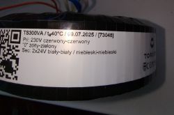 Transformator toroidalny TS300VA z oznaczeniami napięć i kolorów przewodów