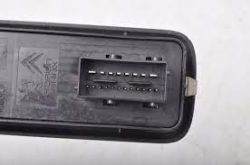 Podłączenie i zasilanie sterownika szyb Peugeot 508 (2015) na stole - jak to zrobić?