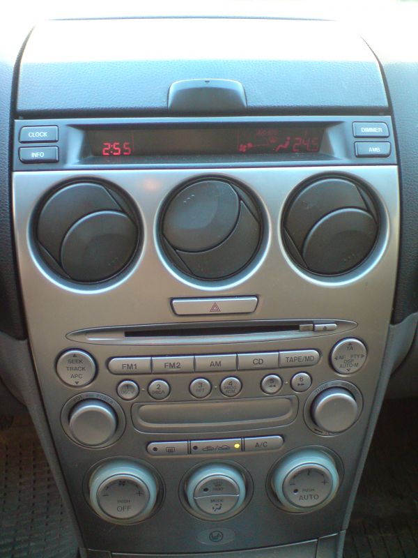 Mazda 6 Wagon - Wyświetlacz klimatyzacji po wymianie diod - pojawiające się hieroglify