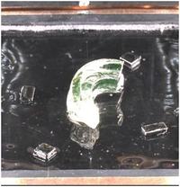 Fog chamber: unusual traces of elementary particles.