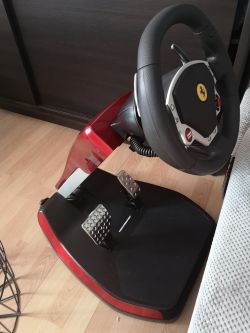 Poszukiwane 2 sztuki USB sterowników do kierownic Thrustmaster Ferrari Wireless GT Cockpit 430