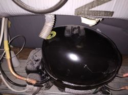 Mastercook LC-27ADX refrigerator how to remove the water container on the compre