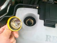 Renault Clio II ph 2 - "Majonez" pod korkiem wlewu oleju