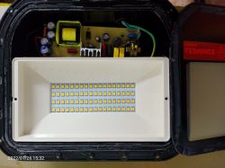 Regulacja natężenia światła w naświetlaczu LED 230V/50W - jak zmniejszyć moc oświetlenia?