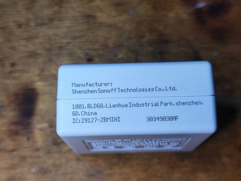 Back of Sonoff ZBMini View of Sonoff ZBMini with manufacturer information Shenzhen Sonoff Technologies Co., Ltd.