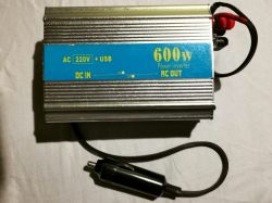 Przetwornica napięcia 600W z wejściem DC i wyjściem 220V AC oraz złączem USB