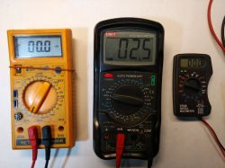 Bardzo tani Mini Multimetr DT83B - Test / Recenzja / Opis Bardzo tani Mini Multimetr DT83B - Test / Recenzja / Opis